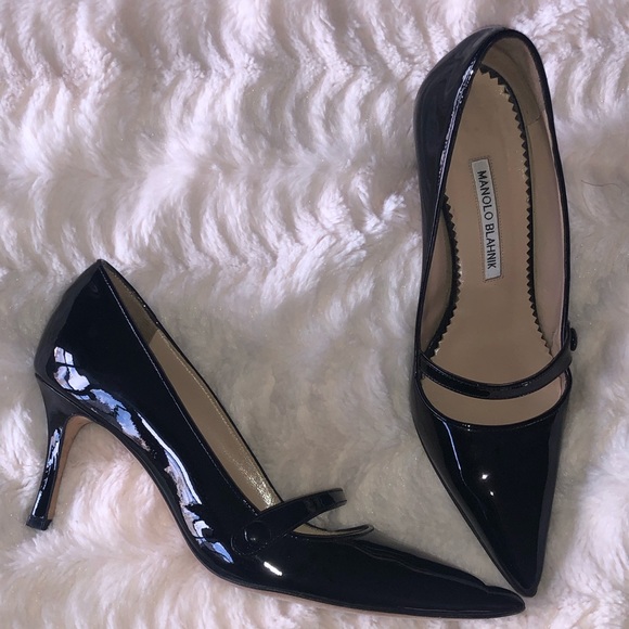 manolo blahnik mary jane pumps